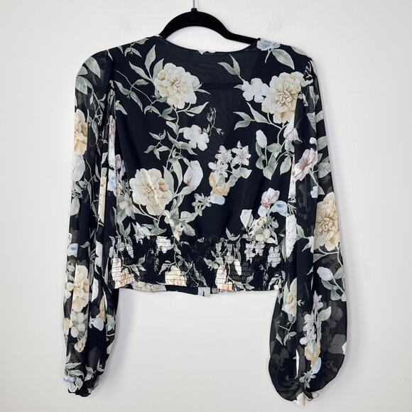 ASTR The Label Long Sleeve Cropped Deep V-Neck Floral Sheer Top Medium‎ Cottage - Picture 5 of 9